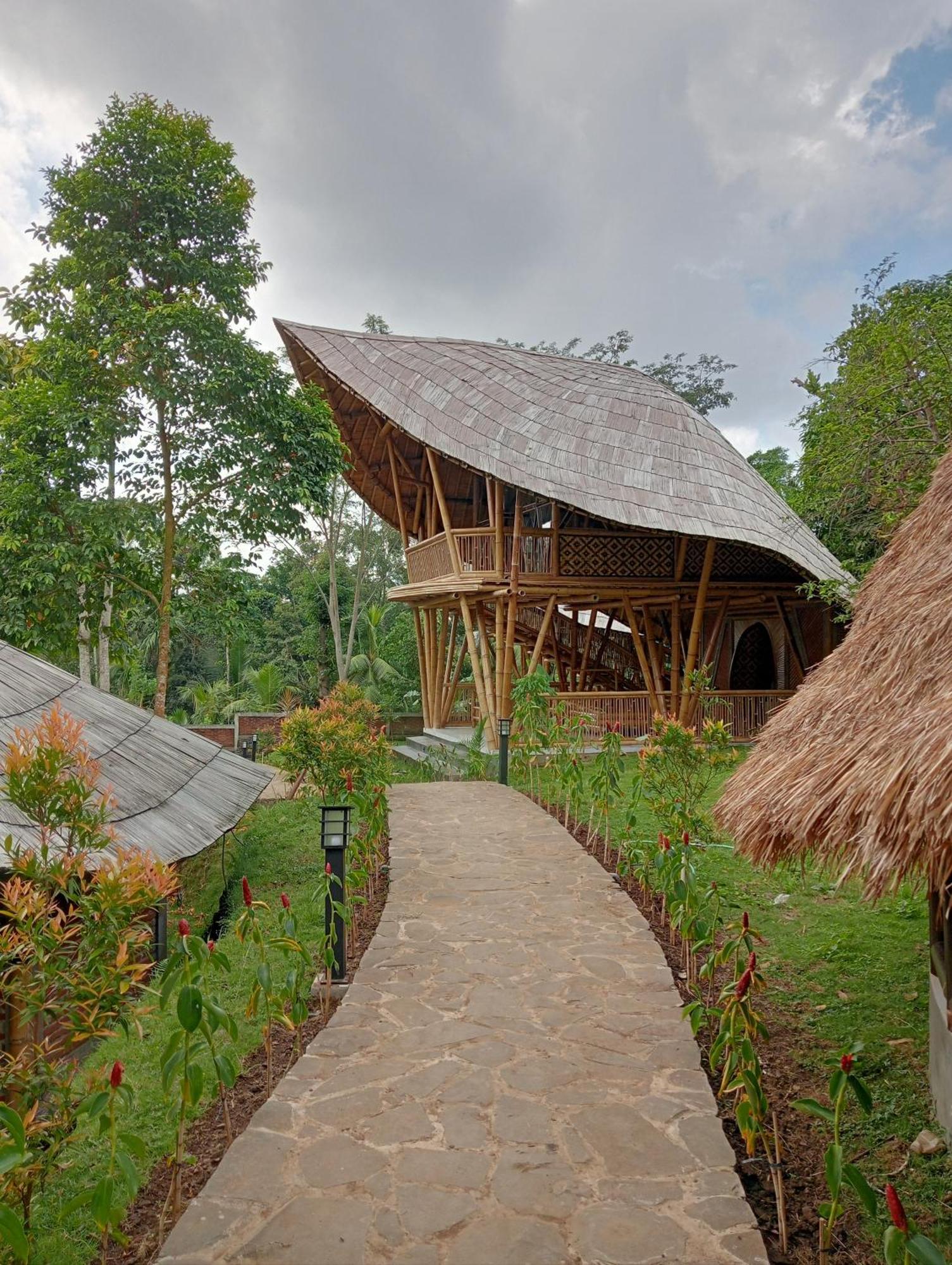 The Osing Bamboo Resort - A Liberta Collection Баньюванги Экстерьер фото